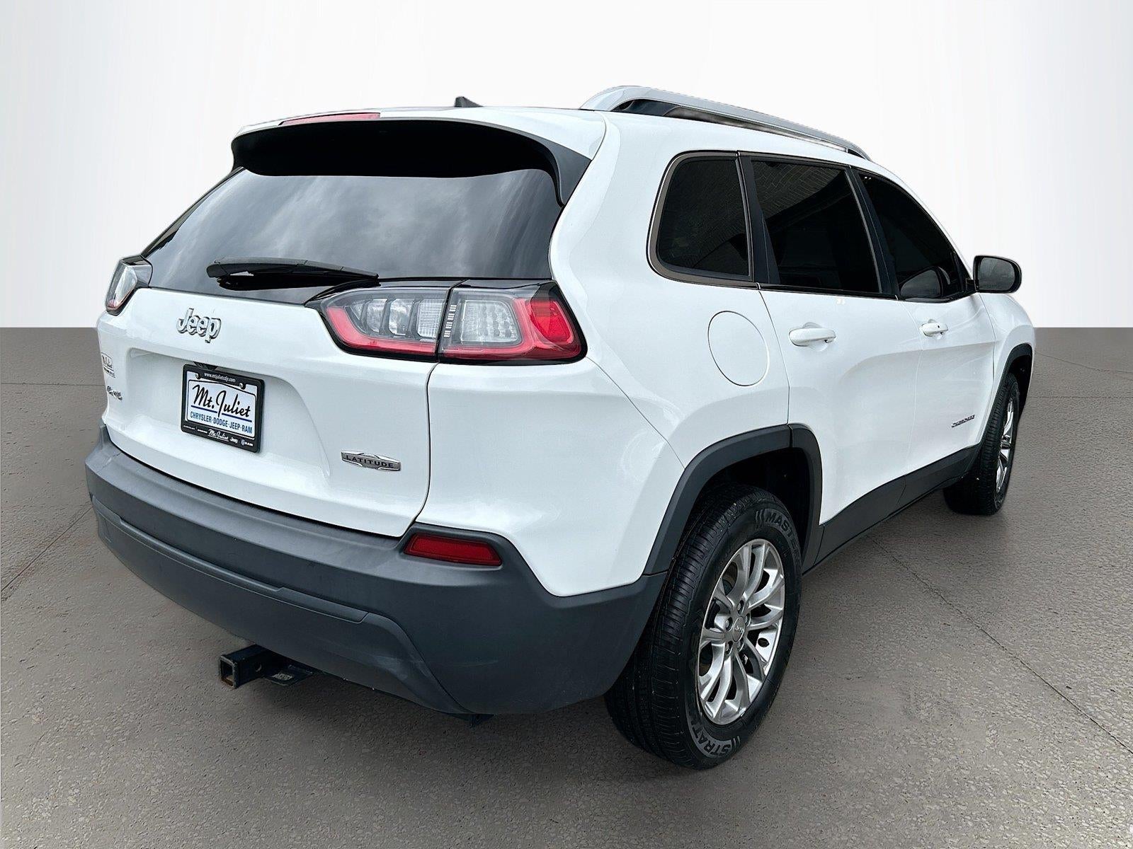 2019 Jeep Cherokee — interior view