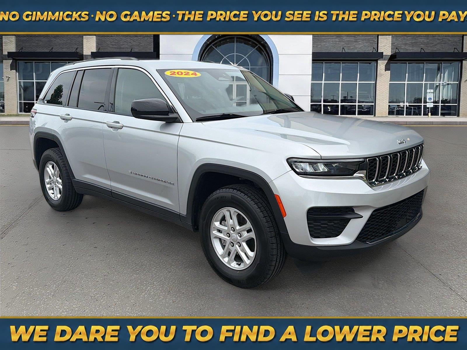 2024 Jeep Grand Cherokee Laredo 4x2 in Silver Zynith — front three-quarter view