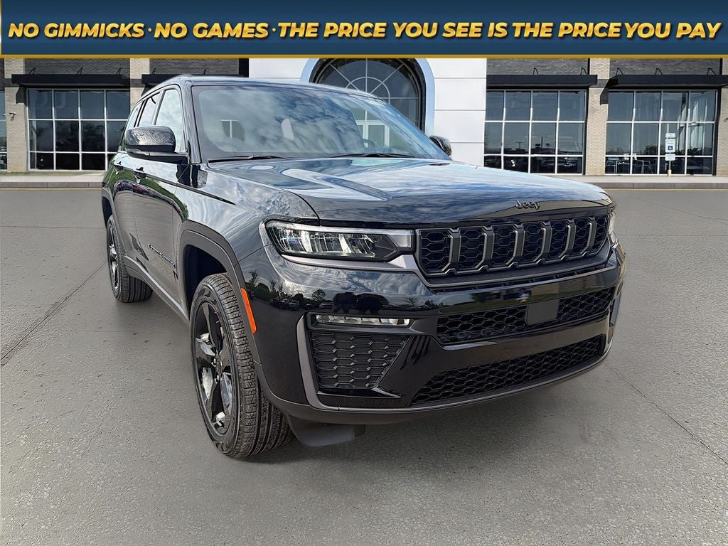 2026 Jeep Grand Cherokee GRAND CHEROKEE LIMITED 4X4 in Diamond Black Crystal Pearl-Coat Exterior Paint — front three-quarter view