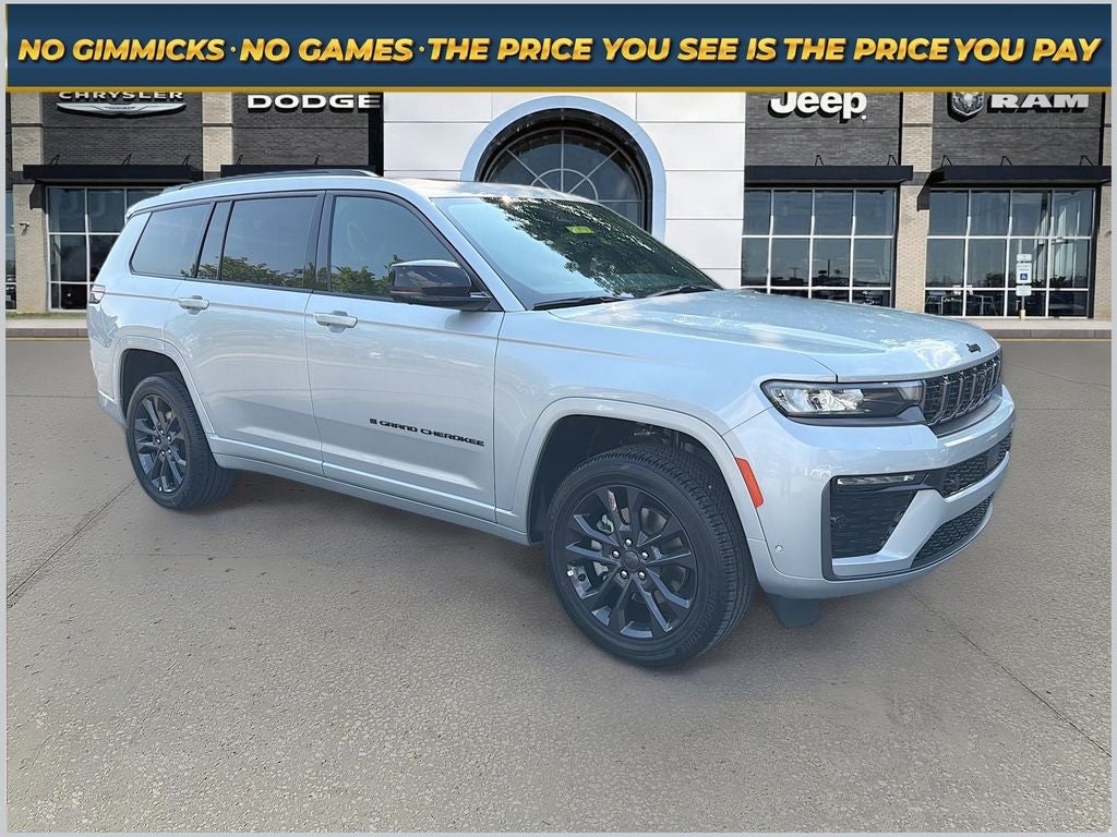 2026 Jeep Grand Cherokee GRAND CHEROKEE L LIMITED RESERVE 4X4 in Silver Zynith Exterior Paint — front three-quarter view