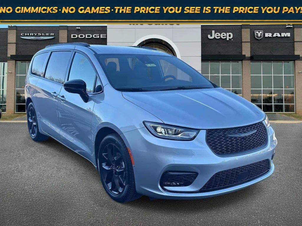 2026 Chrysler Pacifica PACIFICA SELECT in Silver Mist Clear-Coat Exterior Paint — front three-quarter view
