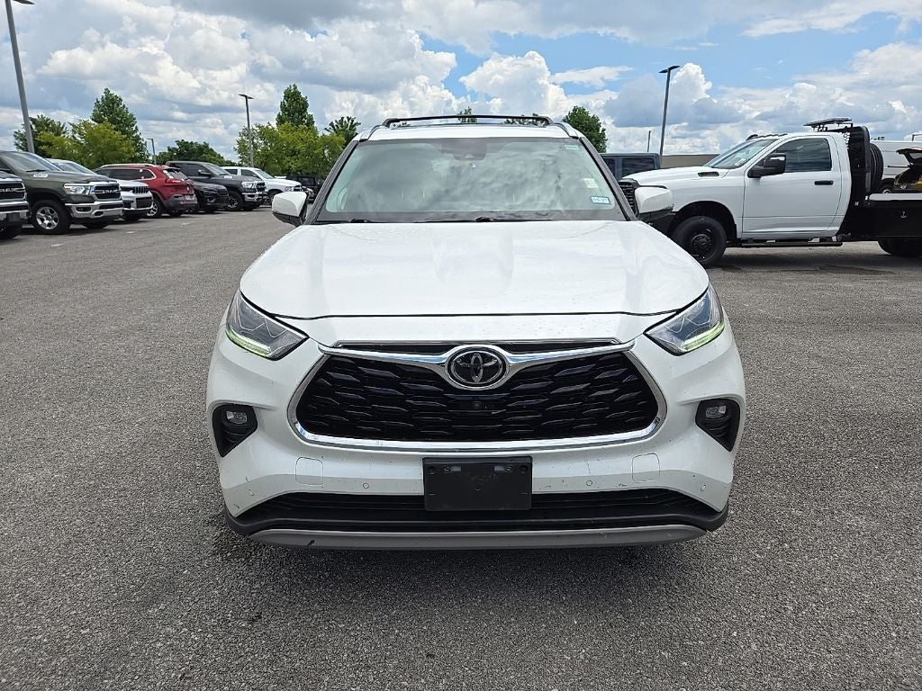 2021 Toyota Highlander — side profile view